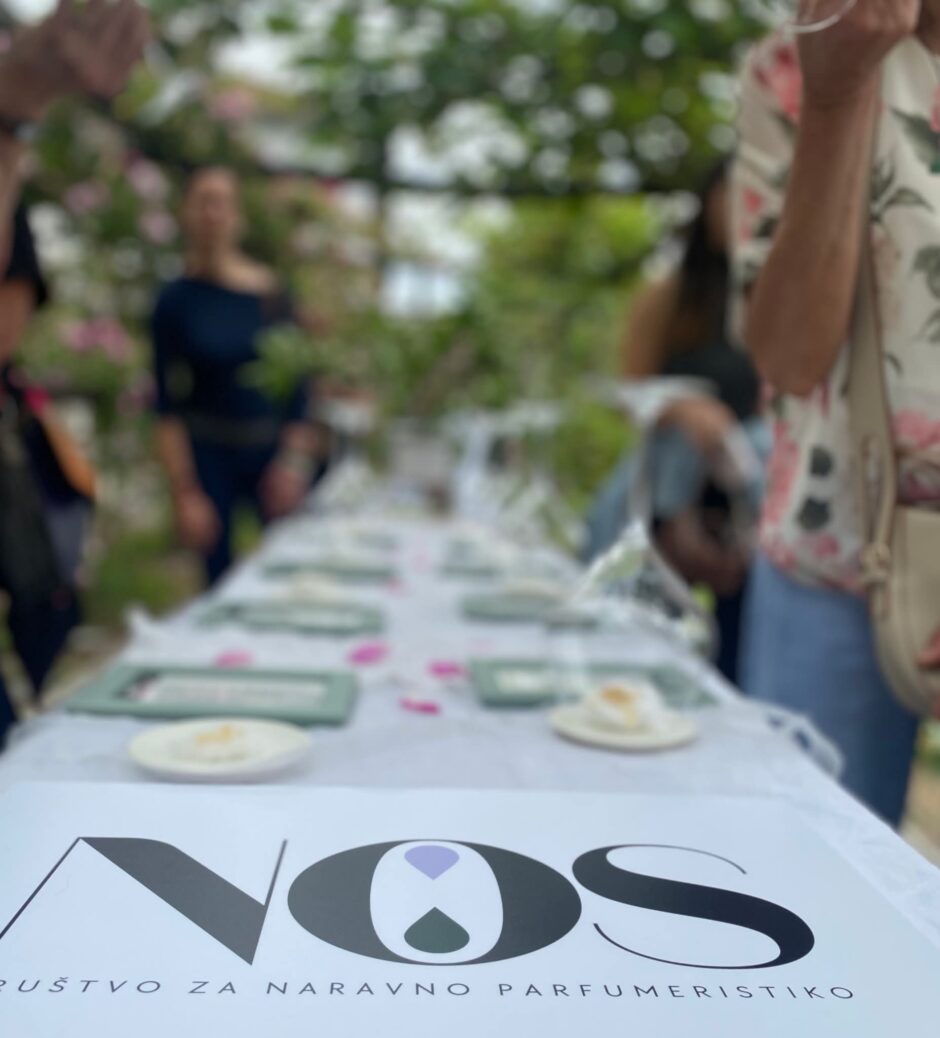 N.O.S. vabi na umetniško razstavo naravnih parfumov - Tomaj - 4.10.2026